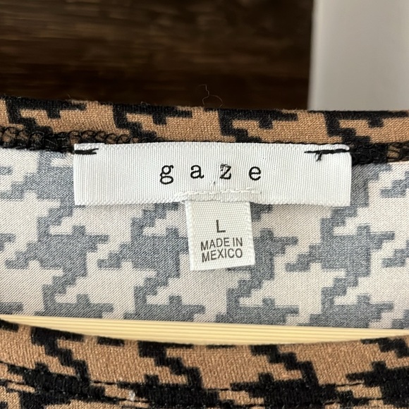 Gaze Black and Tan Houndstooth Cutout Top - Picture 3 of 3